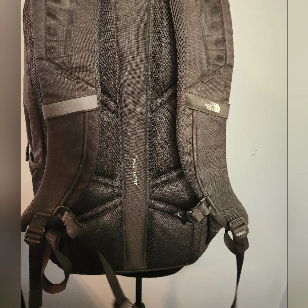 The North Face Vault Backpack Laptop Bag Has 2 Compartment Pockets